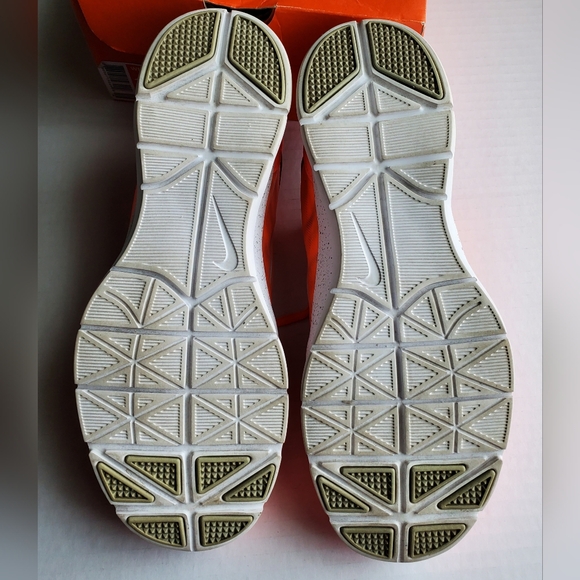 Women's Nike Flex Trainer 4 - Picture 8 of 9